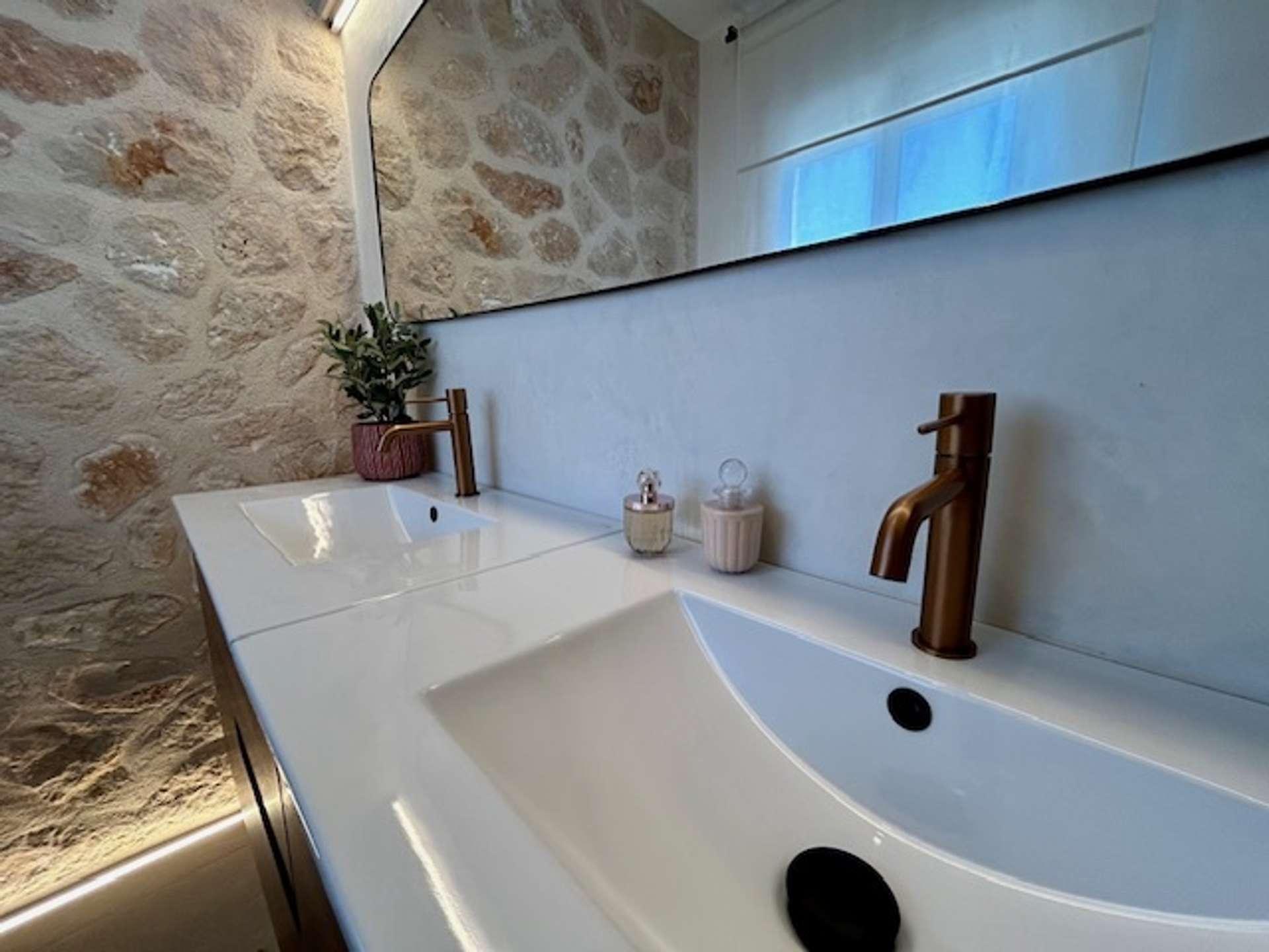 Badezimmer - Bathroom