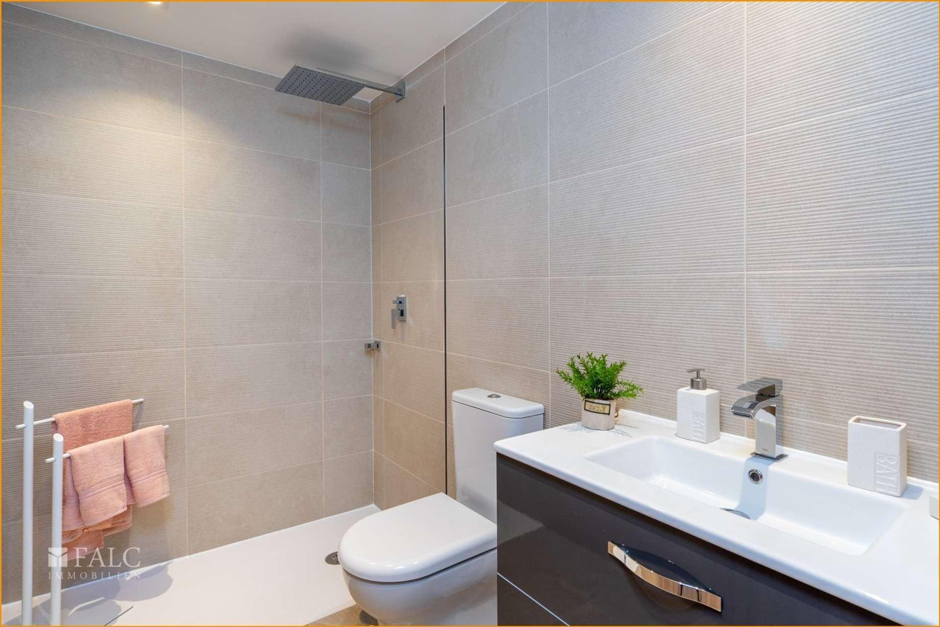 B7_Green_Golf_townhouses_Estepona_Bathrom_second_ Jul 2019