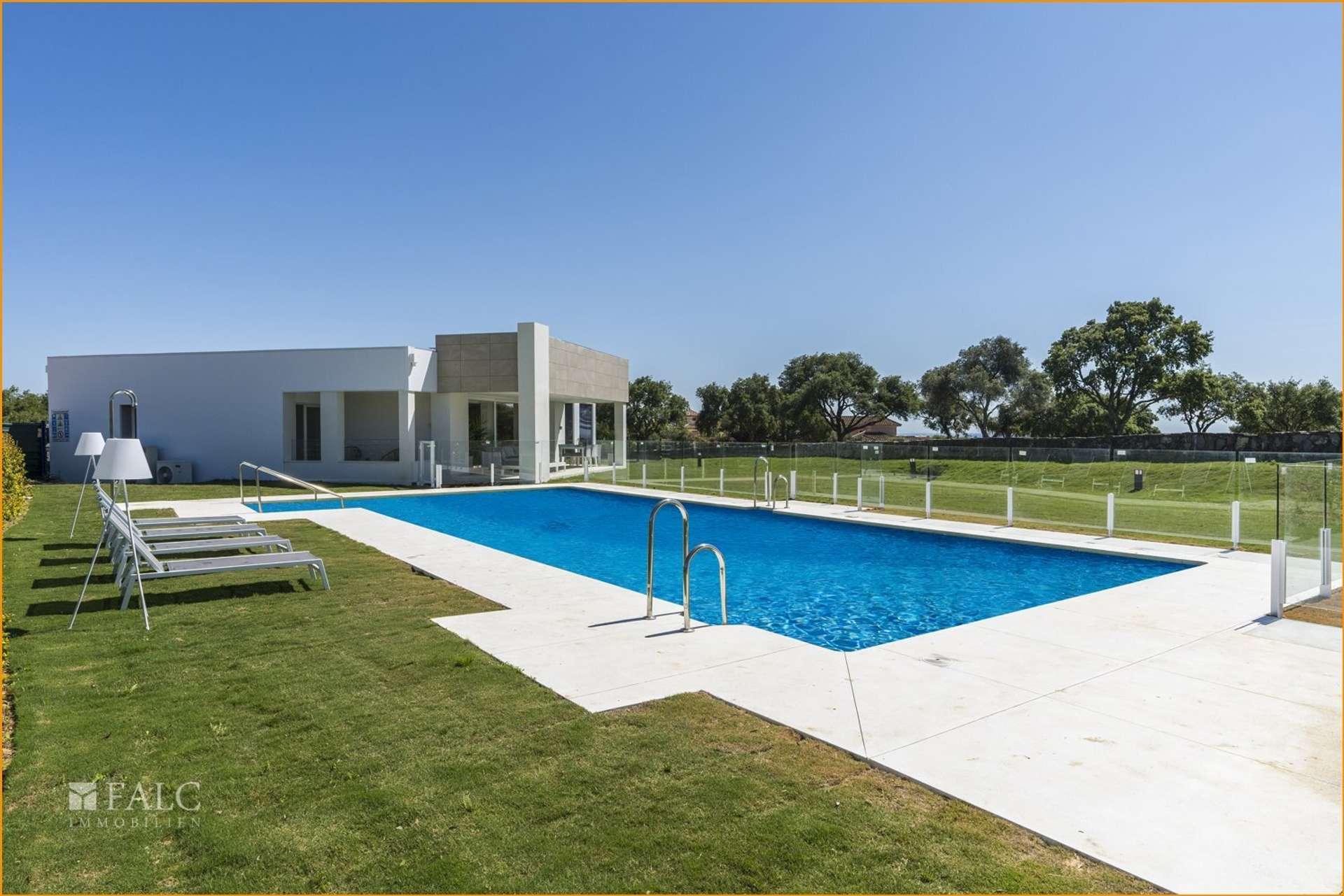 A10-Emerald Greens-apartments-San Roque-Terrace-pool