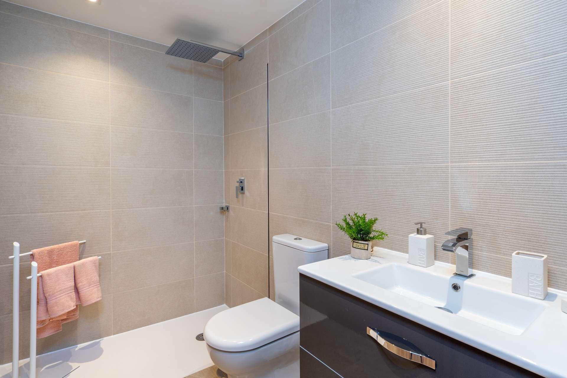 B7_Green_Golf_townhouses_Estepona_Bathrom_second_ Jul 2019